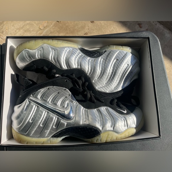 Authentic Nike Metallic Silver Foamposites. - Picture 1 of 4